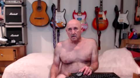 Snapshot of guitarsexgod chatting on February 2025 08:40:01 PM Mario online show from February 2025 08:40:01 PM