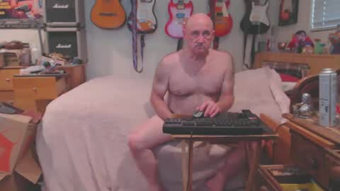 Snapshot of guitarsexgod chatting on February 2025 12:10:02 AM Mario online show from February 2025 12:10:02 AM