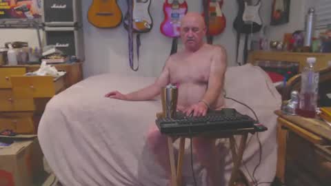 Snapshot of guitarsexgod chatting on February 2025 10:18:02 AM Mario online show from February 2025 10:18:02 AM