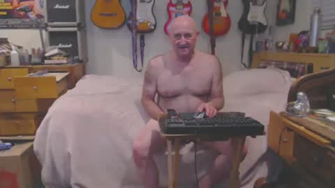 Snapshot of guitarsexgod chatting on February 2025 02:01:02 AM Mario online show from February 2025 02:01:02 AM