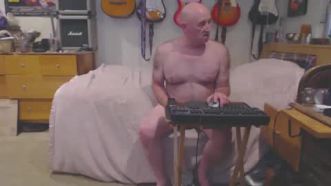 Snapshot of guitarsexgod chatting on February 2025 09:12:02 AM Mario online show from February 2025 09:12:02 AM