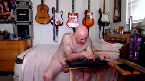 Snapshot of guitarsexgod chatting on February 2025 10:09:02 PM Mario online show from February 2025 10:09:02 PM