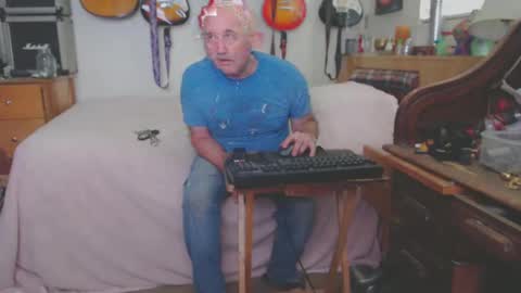 Snapshot of guitarsexgod chatting on February 2025 07:26:01 PM Mario online show from February 2025 07:26:01 PM