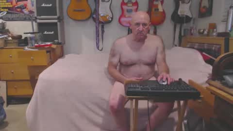 Snapshot of guitarsexgod chatting on March 2025 10:44:02 AM Mario online show from March 2025 10:44:02 AM