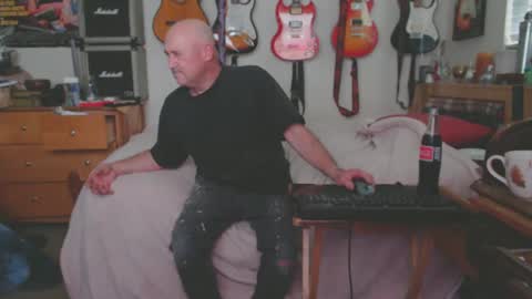 Snapshot of guitarsexgod chatting on March 2025 08:00:01 PM Mario online show from March 2025 08:00:01 PM