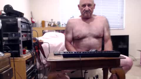 Snapshot of guitarsexgod chatting on March 2025 09:46:02 PM Mario online show from March 2025 09:46:02 PM