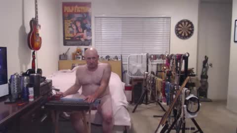 Snapshot of guitarsexgod chatting on October 2025 07:43:01 AM Mario online show from October 2025 07:43:01 AM