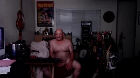 Snapshot of guitarsexgod chatting on October 2025 09:21:02 AM Mario online show from October 2025 09:21:02 AM