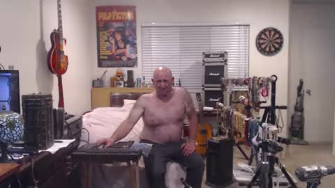 Snapshot of guitarsexgod chatting on November 2025 10:15:02 AM Mario online show from November 2025 10:15:02 AM