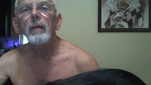 Snapshot of gulfcoast1952 chatting on January 2025 09:28:02 PM Roy online show from January 2025 09:28:02 PM