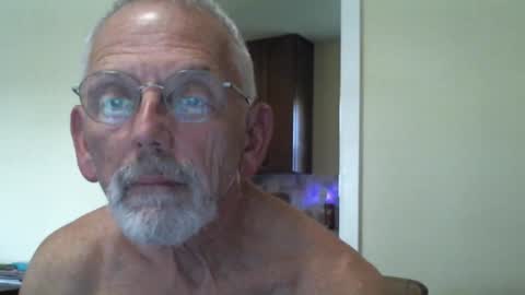 Snapshot of gulfcoast1952 chatting on January 2025 09:14:02 PM Roy online show from January 2025 09:14:02 PM