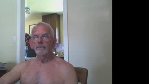 Snapshot of gulfcoast1952 chatting on September 2025 06:41:02 PM Roy online show from September 2025 06:41:02 PM