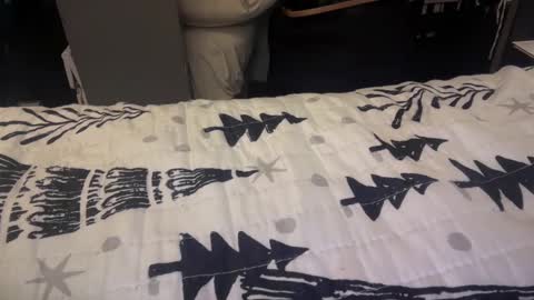 Snapshot of gumbywanna chatting on December 2024 01:04:02 AM gumbywanna online show from December 2024 01:04:02 AM