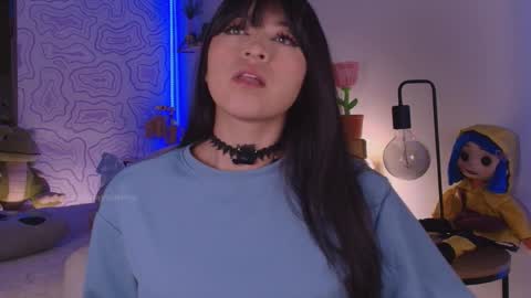 Snapshot of gummysaurus chatting on April 2026 12:19:01 AM S online show from April 2026 12:19:01 AM