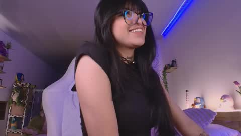 Snapshot of gummysaurus chatting on June 2026 06:52:02 AM S online show from June 2026 06:52:02 AM