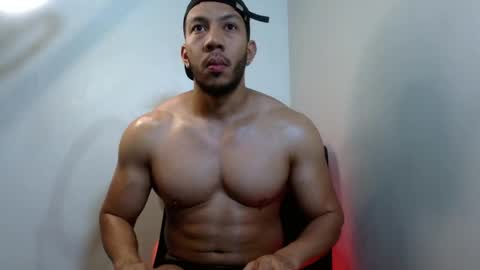 Snapshot of gurushake chatting on April 2026 02:57:01 PM holl latino online show from April 2026 02:57:01 PM