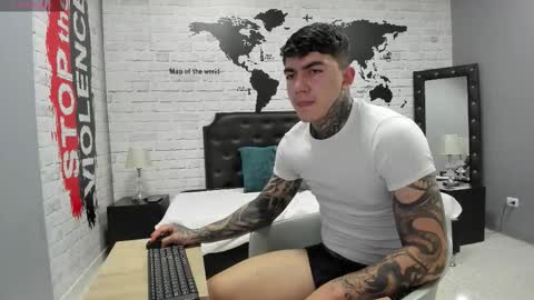 Snapshot of gury_tattoo chatting on March 2026 12:49:01 PM Gury online show from March 2026 12:49:01 PM