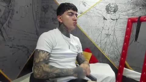 Snapshot of gury_tattoo chatting on April 2026 05:53:02 PM Gury online show from April 2026 05:53:02 PM