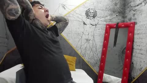 Snapshot of gury_tattoo chatting on April 2026 05:47:01 PM Gury online show from April 2026 05:47:01 PM