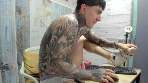 Snapshot of gury_tattoo chatting on April 2026 05:30:01 PM Gury online show from April 2026 05:30:01 PM