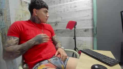 Snapshot of gury_tattoo chatting on May 2026 12:32:01 PM Gury online show from May 2026 12:32:01 PM