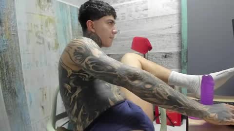 Snapshot of gury_tattoo chatting on May 2026 07:22:02 PM Gury online show from May 2026 07:22:02 PM