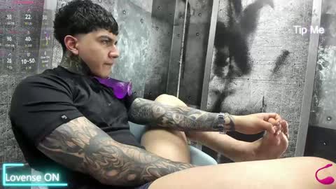 Snapshot of gury_tattoo chatting on June 2026 07:16:02 PM Gury online show from June 2026 07:16:02 PM