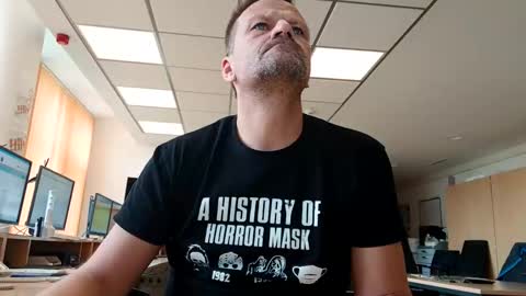 guschidick online show from October 2025 12:58:01 PM