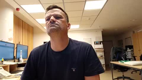 guschidick online show from November 2025 03:18:02 AM