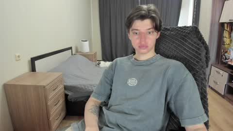 guy_liam1 online show from April 2026 07:49:01 AM