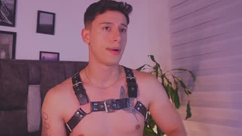 Snapshot of guy_twinks chatting on April 2026 04:46:02 AM Gabriel online show from April 2026 04:46:02 AM