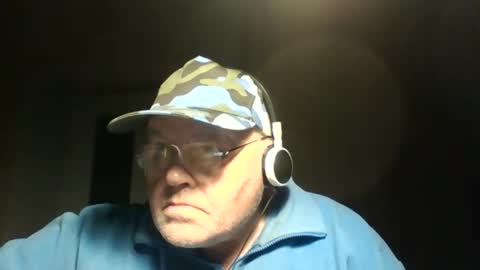 Snapshot of guyboy73 chatting on October 2025 01:46:02 AM guyboy73 online show from October 2025 01:46:02 AM