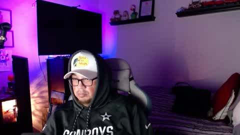 guyinok25 online show from November 2025 06:18:02 PM