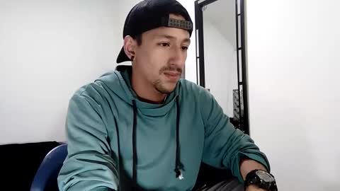 Snapshot of guykarim chatting on December 2024 05:21:01 AM karim online show from December 2024 05:21:01 AM