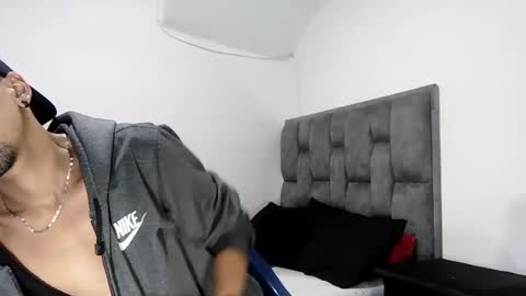 Snapshot of guykarim chatting on February 2025 12:31:01 PM karim online show from February 2025 12:31:01 PM