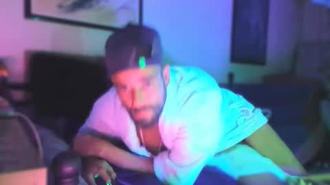 Snapshot of guyst049 chatting on March 2026 07:07:01 PM guyst049 online show from March 2026 07:07:01 PM