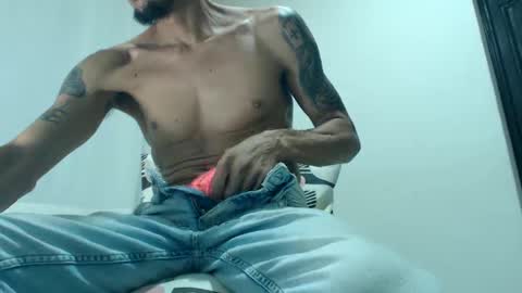 Snapshot of guytav30 chatting on February 2025 08:29:02 AM Andy online show from February 2025 08:29:02 AM