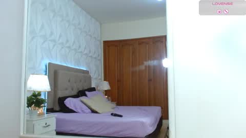 Gwen Drew online show from February 2026 01:48:02 PM