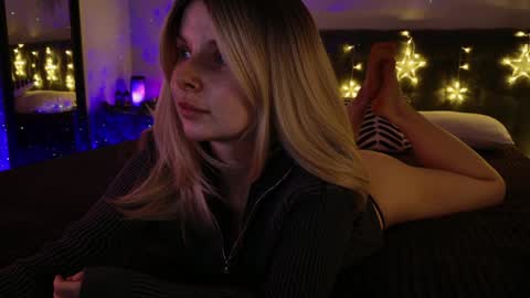 Snapshot of gwenhilton chatting on December 2024 05:33:02 AM gwenhilton online show from December 2024 05:33:02 AM