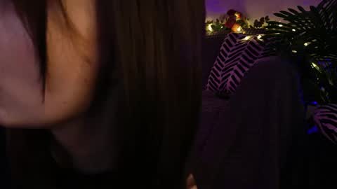 Snapshot of gwenhilton chatting on February 2025 08:58:01 AM gwenhilton online show from February 2025 08:58:01 AM