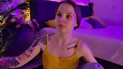 Snapshot of gwenhilton chatting on October 2025 05:28:01 AM gwenhilton online show from October 2025 05:28:01 AM