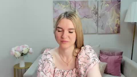 Snapshot of gwensmitt chatting on July 2026 10:03:01 PM gwensmitt online show from July 2026 10:03:01 PM