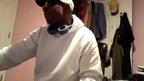 gyesaw1970 online show from November 2025 07:00:02 AM