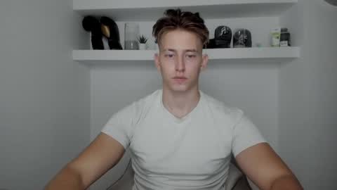 Snapshot of gym_alpha chatting on December 2024 08:28:01 PM Oliver online show from December 2024 08:28:01 PM