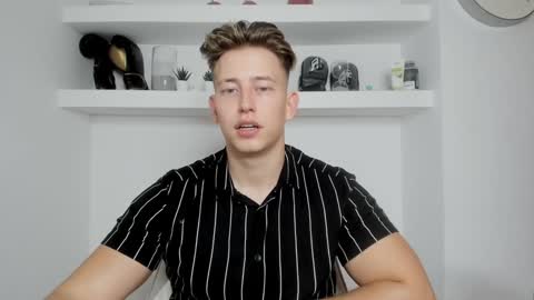 Snapshot of gym_alpha chatting on December 2024 06:55:01 PM Oliver online show from December 2024 06:55:01 PM