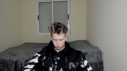 Snapshot of gym_alpha chatting on December 2024 08:37:02 PM Oliver online show from December 2024 08:37:02 PM