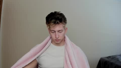 Snapshot of gym_alpha chatting on December 2024 12:05:01 PM Oliver online show from December 2024 12:05:01 PM