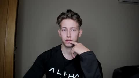 Snapshot of gym_alpha chatting on December 2024 10:01:02 PM Oliver online show from December 2024 10:01:02 PM