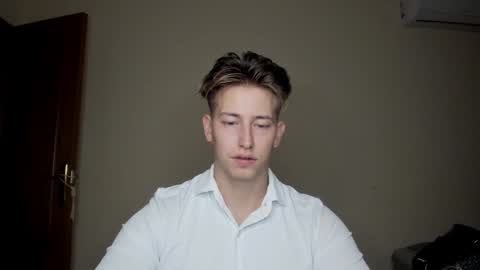 Snapshot of gym_alpha chatting on January 2025 09:52:02 PM Oliver online show from January 2025 09:52:02 PM