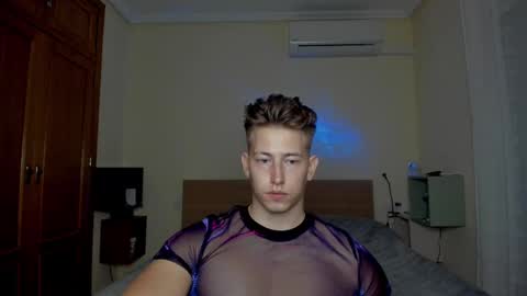 Snapshot of gym_alpha chatting on February 2025 08:01:01 PM Oliver online show from February 2025 08:01:01 PM